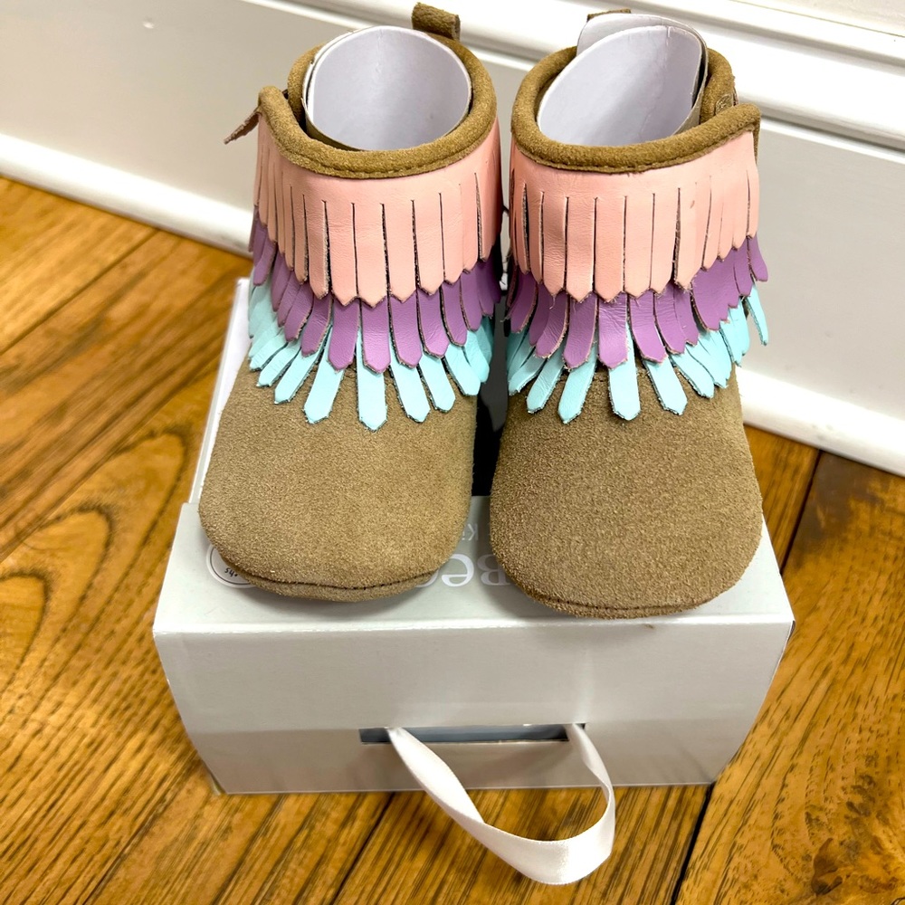 Robeez First Kicks Fringe Booties - 18-24m